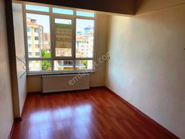 Çevik 'ten İçerenköyde Kiralık 2+1 Daire.