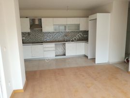 Maltepe Zümrütevlerde Full Ada Sitesi İçerisinde 2+1 80m2 Net