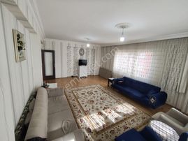 Fetih Caddesi Üzerinde Çok Geniş Arakat 3+1 Daire