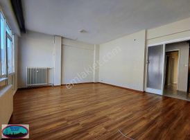 Şişli Fulya Ortaklar Caddesi Sonunda Cadde Üzerinde Ferah Daire.