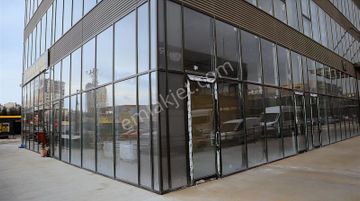 Vega Otonomi'de Brüt 140 M² Satılık Dükkan