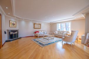 Adakalede Aqua Florya Ve Marmaray Yakın 4+1 260m2 Arakat