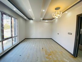 Güven'den Kapaklı'da Ebeveyn Banyolu Ön Cephe Ara Kat 2+1 Daire