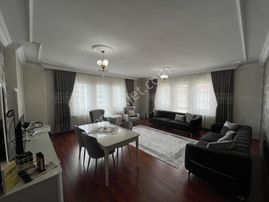 Van'ın Merkezinde Satılık Site İçi 3+1 Daire!