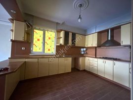 İzmit Plajyolunda Satılık Arakat Daire