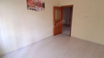 Mertcan'dan Kavakpınar Mah. Caddeye 1dk Giriş Kat 2+1