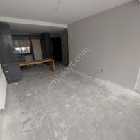 Florya Cennet'te Havuz Manzaralı 2+1 Satılık Daire