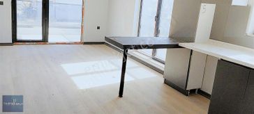 Bulvar'a Sıfır, Merkezi Lokasyon