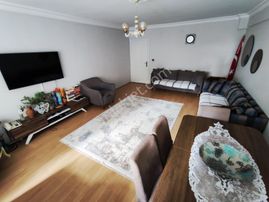 Sahibinden Merkezi Konumda Geniş Daire