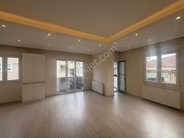 Maltepe Altayçeşme'de Minibüsyoluna 2dk Mesafede Satılık3+1daire