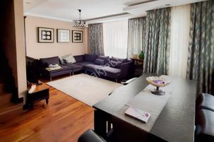 Barınaklar Larada Havuzlu 5+1 Müstakil Villa