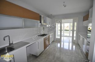 Pyramıd'den Vadişehir 1.etap Bahçe Kullanımlı (215m2)lüx 4+1