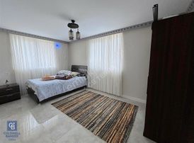 Burdur Bucak'ta Satılık 8358 M2 Tarla Ve Ev