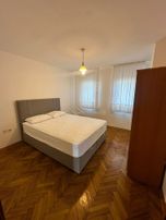 Çeşme Boyalık Mevkiinde Plaja Yakın Sezonluk Villa