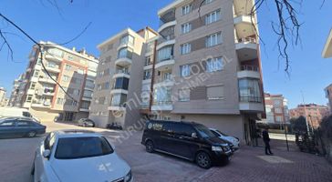 Çimenlik Cd. Cephe Satılık Arakat 2+1 Daire