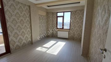 İkinci Otuz Beş Te Ana Cadde Üzeri