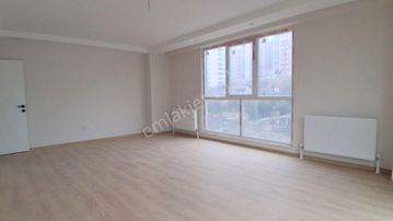 Mertcan'dan Balkonlu Ara Kat Sıfır Ebeveyn Banyolu 3+1 Daire