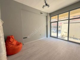 Mertcan'dan Cadde Üzeri Giriş Kat Depolu Geniş Dükkan