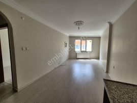 Dikilitaşta Tadilatlı Bakımlı Boş Ara Kat 2+1 Satılık Daire