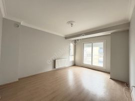 Bornova Erzenede 2 Cepheli, 2+1, Ara Kat, Asansörlü Satılık !