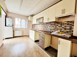 Valentia'dan Cadde Üzeri Ara Katta Asansörlü Kiralık 2+1 Daire !