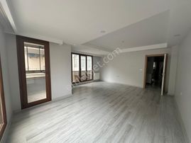 Bahçelievler'de 5 Yıllık Binada 3+1 Ön Cephe Geniş Ara Kat Daire