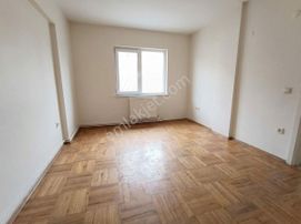 Demetevler 1.cadde Ön Cephe 3 Oda Satılık Daire