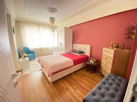Ofis Kütüphane Sokağı Satılık 3+1 Bakımlı Fırsat Daire