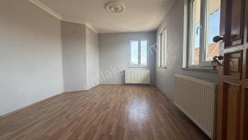 C21 İz Mehmet Çakar'dan Merkez'de Kiralık Daire