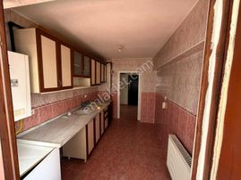 ꧁▇yılmaz'dan▇꧂cadde Yakınında Masrafsız 3+1 Y.giriş Daire