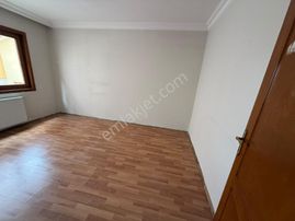 Vatan'da Bağlarbaşında Yüksek Giriş Çift Balkon 130 M2 Bağımsız