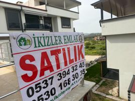 Seferihisar Ürkmez Merkezde Satılık Ara Kat Ferah 2+1 Daire