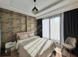 King'den Denize 400m Mesafe Havuzlu Eşyalı 1+1 Daire