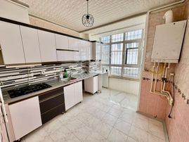 Ataparkta Yapılı Geniş M2 Li Satılık Düz Giriş 3+1