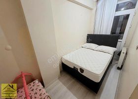 M.akifde Satılık 2+1 85m² Bakımlı Masrafsız 1.kat Daire