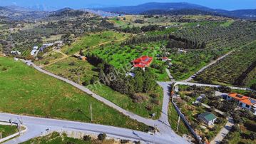 Foça Yeniköy'de Satılık Deniz Manzaralı Tarla