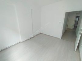 Çekmeköy De Site İçinde 2+1 Kiralık Arakat Daire