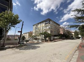 Cebeci Uzungemiciler Sokakta 2+1 Satılık Daire