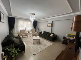 Selimbey Mahallesinde 3+1 Satılık Site İçi Daire