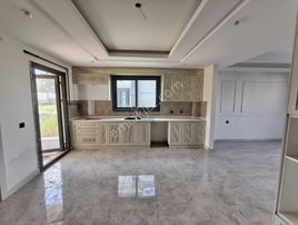 Doktorlar Sitesinde Satılık Büyük Tip Lüks Villa