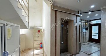 Ümraniye Çakmak Mahallesi Kiralık Ara Kat 3+1