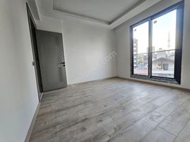 Mersin Toroslar Yalınayak Mahallesinde Satılık 3+1 Daire