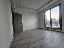 Mersin Toroslar Yalınayak Mahallesinde Satılık 3+1 Daire