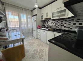 Satılık Eski Yapı Full Bakımlı 2+1 100m2 5.kat Güzel Konumda