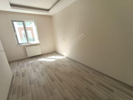 E.yücelden Konyaaltı Sarısuda Site İçinde Doğalgazlı 2+1