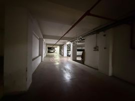 Merter'de 400 M2 Ofis & Showroom