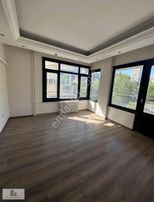 Bağdat Caddesinde 4+1 Kiralık Otoparklı Ofis Kullanıma Hazır