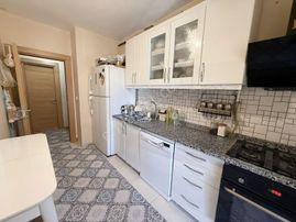 Beykent Tokilerde Geniş Bakımlı Ara Kat Ön Cephe 2+1 Daire