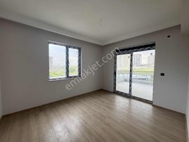 Oturuma Hazır Susuzda Satılık Site İçerisinde Geniş 4+1 Acill