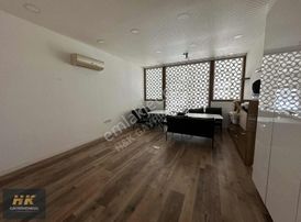 Uluç Mah. Mega Sitesi'nde 3 Katlı, 155m² Satılık Dükkan